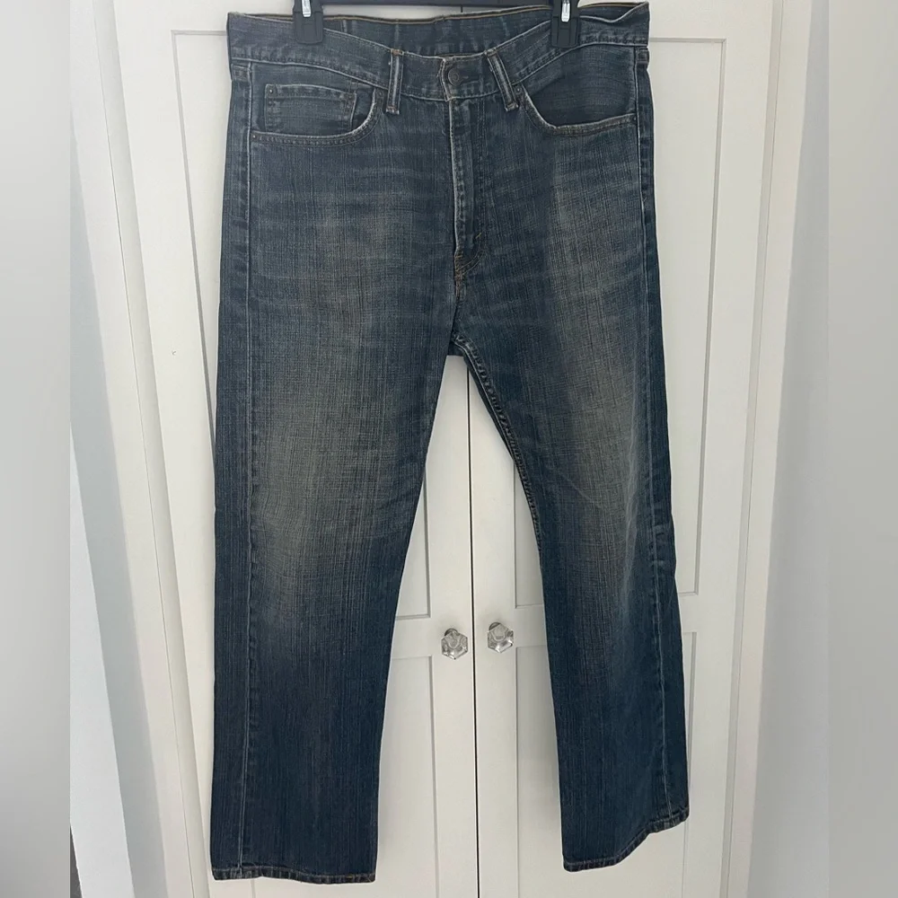Levi's Men's 505 Blue Jeans in dark wash size 34W 30 L